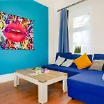 NEW zentral in City Fast Wifi Netflix modern bis 8 Pers