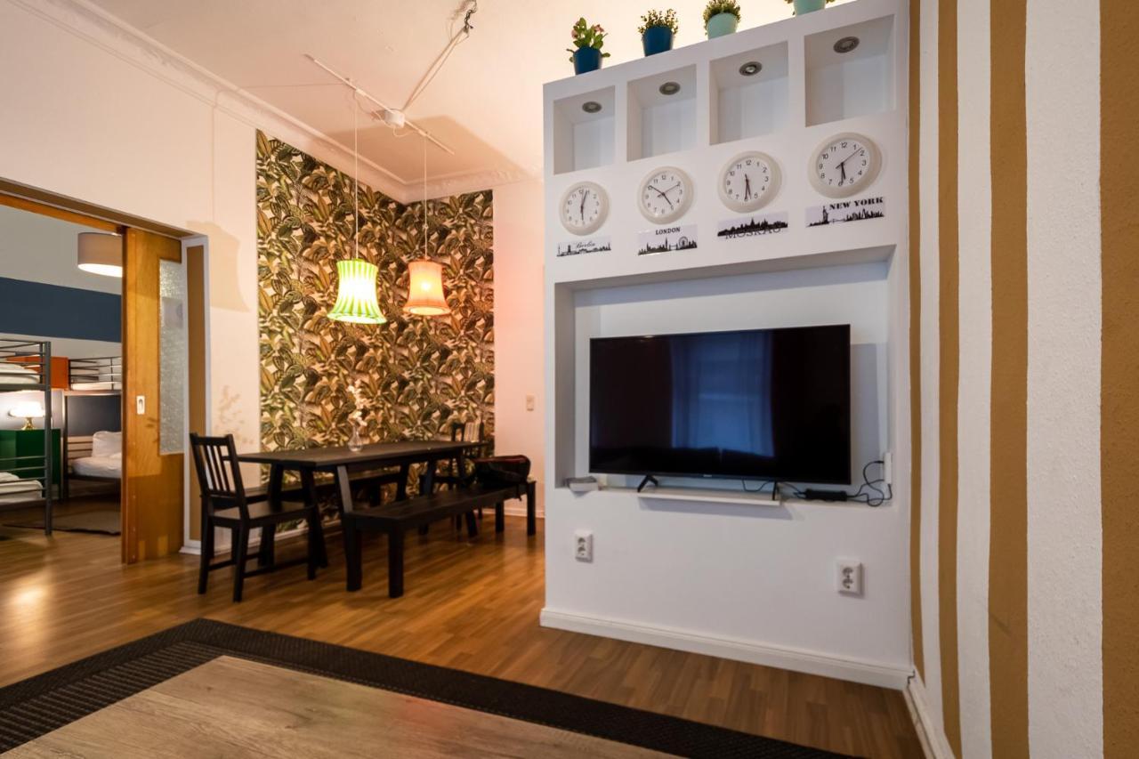 New Zentral In Fast Wifi Netflix Modern Bis 8 Pers * Berlin