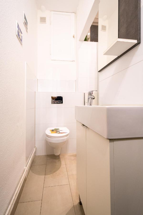 New Zentral In Fast Wifi Netflix Modern Bis 8 Pers * Berlin